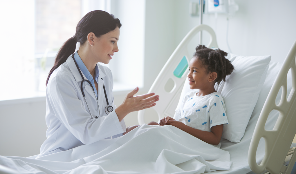 medecin-enfant-lit-hopital