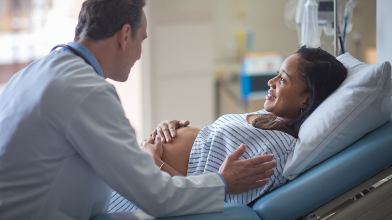 Combien de Temps Bébé peut Rester sans Liquide Amniotique : Ce qui se Passe